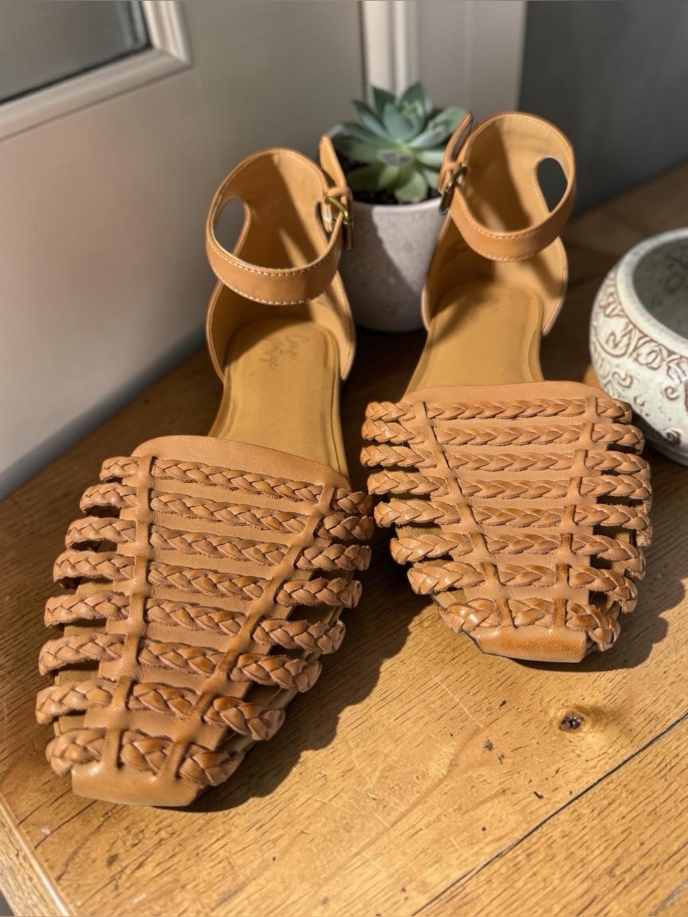 Crown Vintage Moneth Sandal- Size 9.5